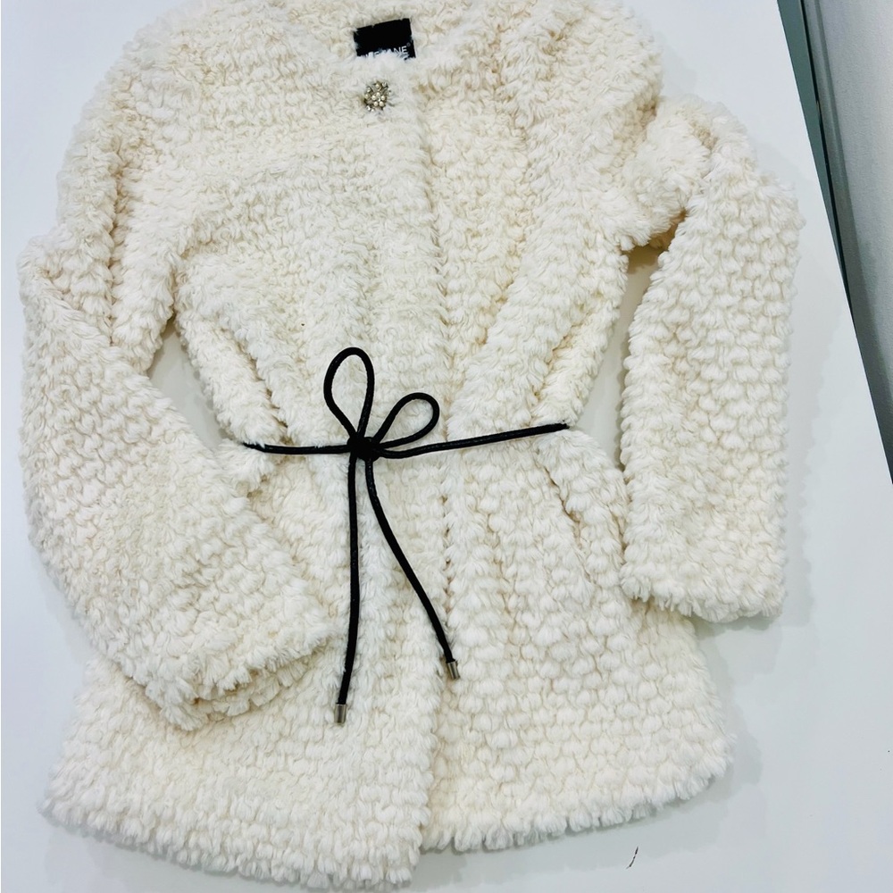 Girls Faux Fur Jacket, off white, w/black belt, Size 10, super soft, lined